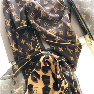 NIB❗️Louis Vuitton Silk Scarf